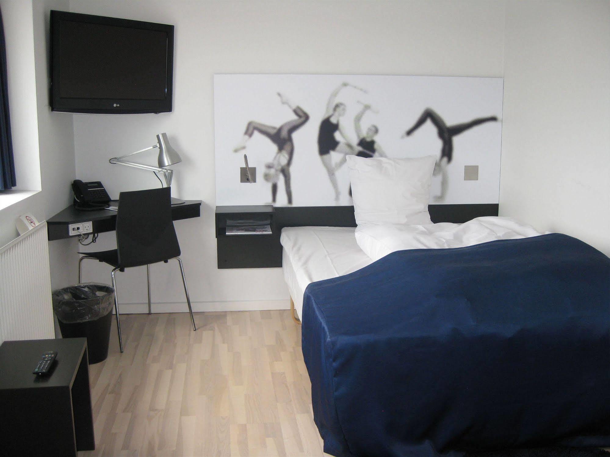 Hotel Dgi-Huset แฮร์นิง ภายนอก รูปภาพ